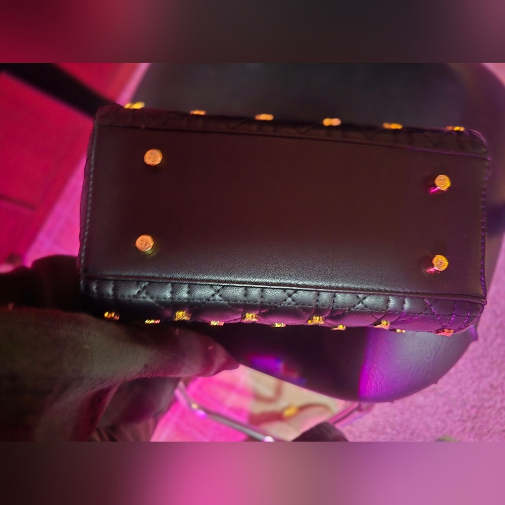 Black and Gold Butterfly Handbag - Picture 4 of 6